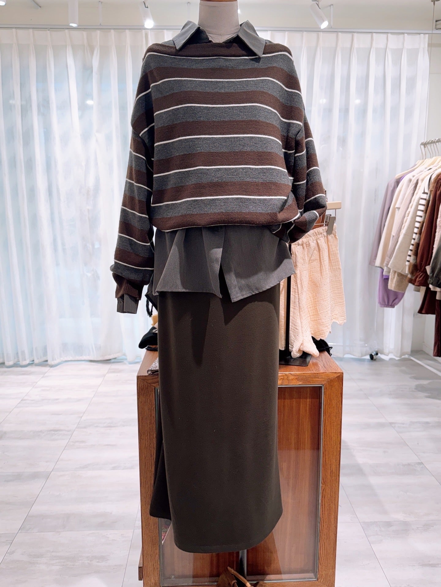 英倫配色橫條針織上衣