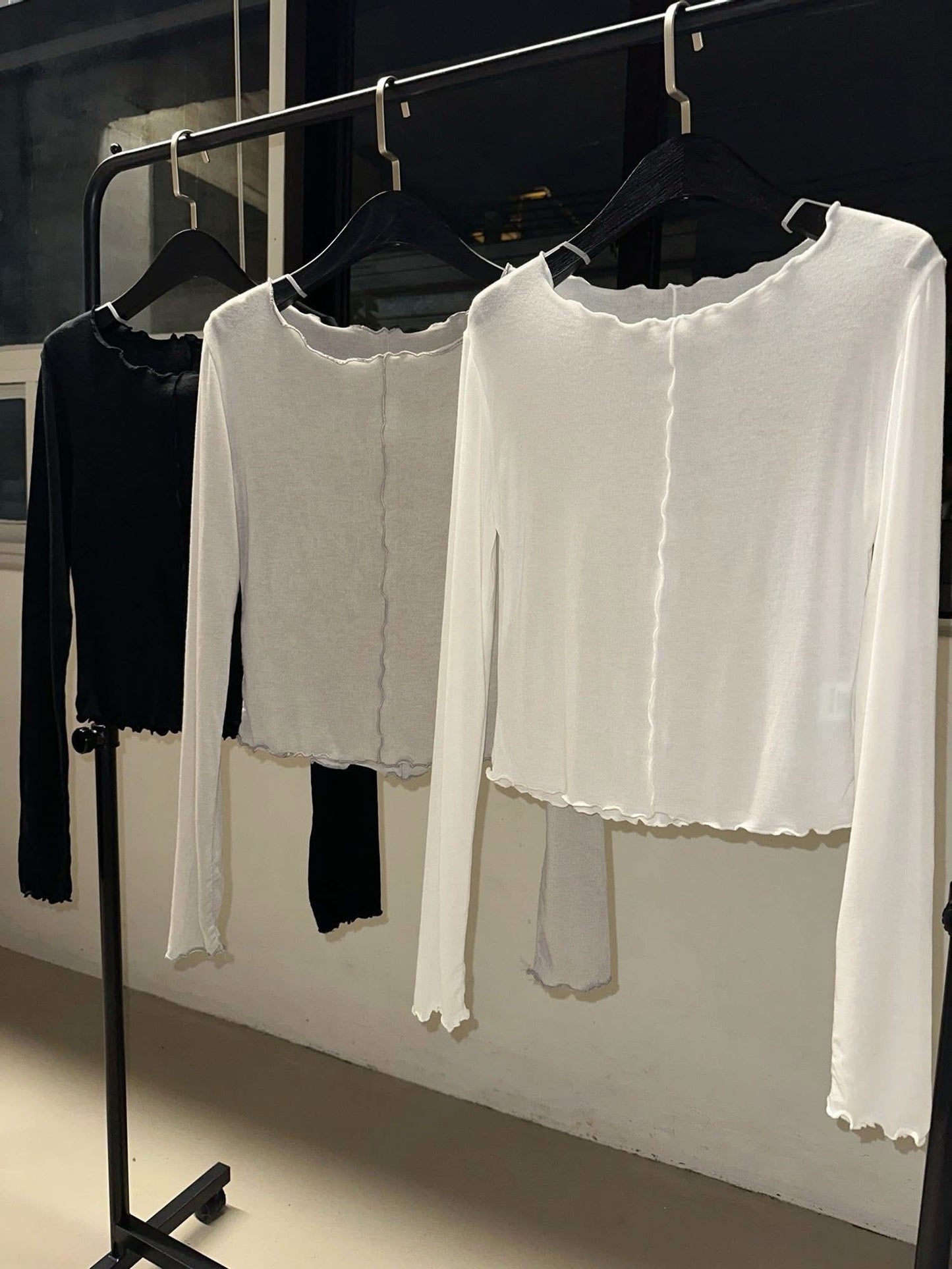 薄棉質波浪車邊壓線上衣