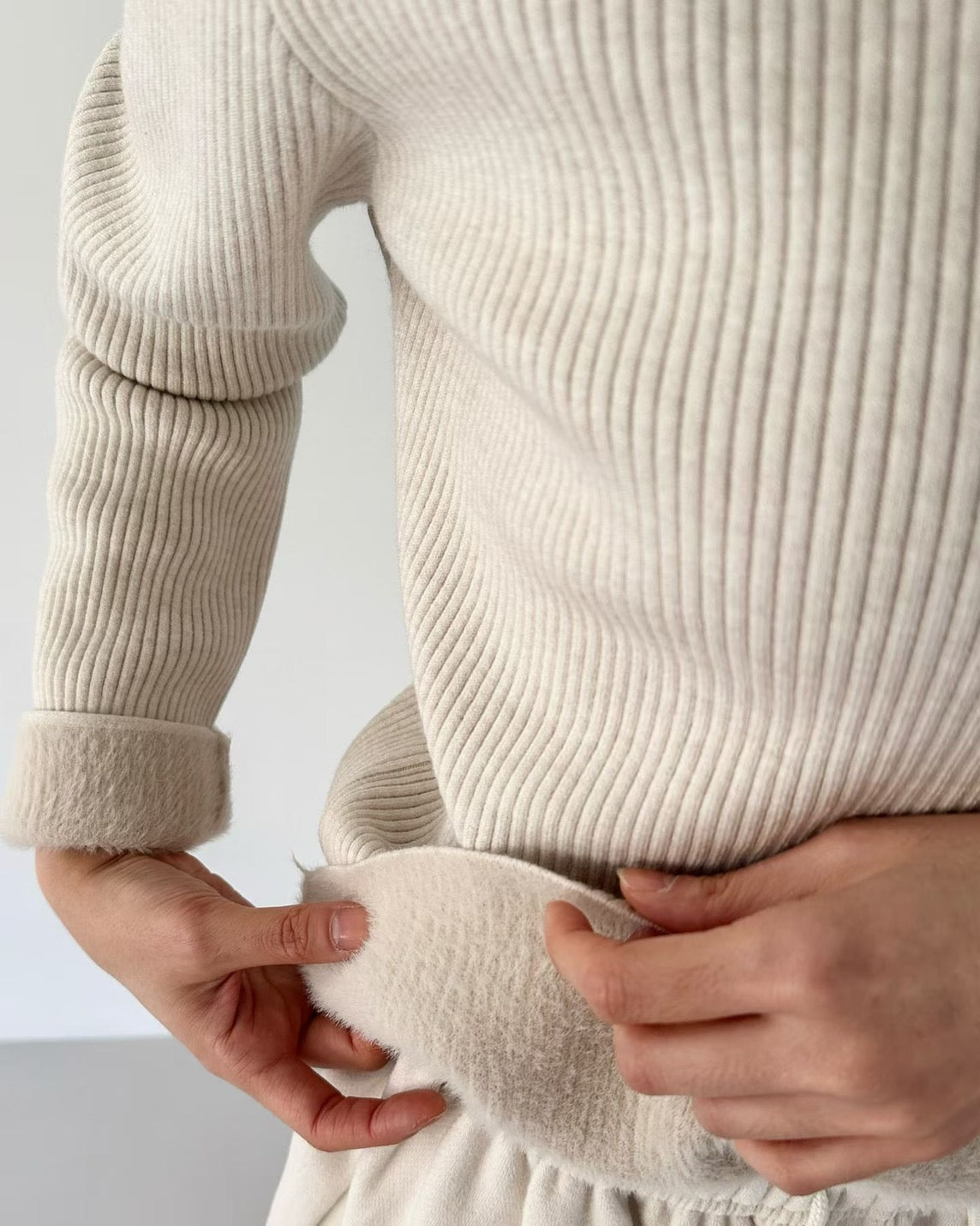 質感微領內刷毛上衣