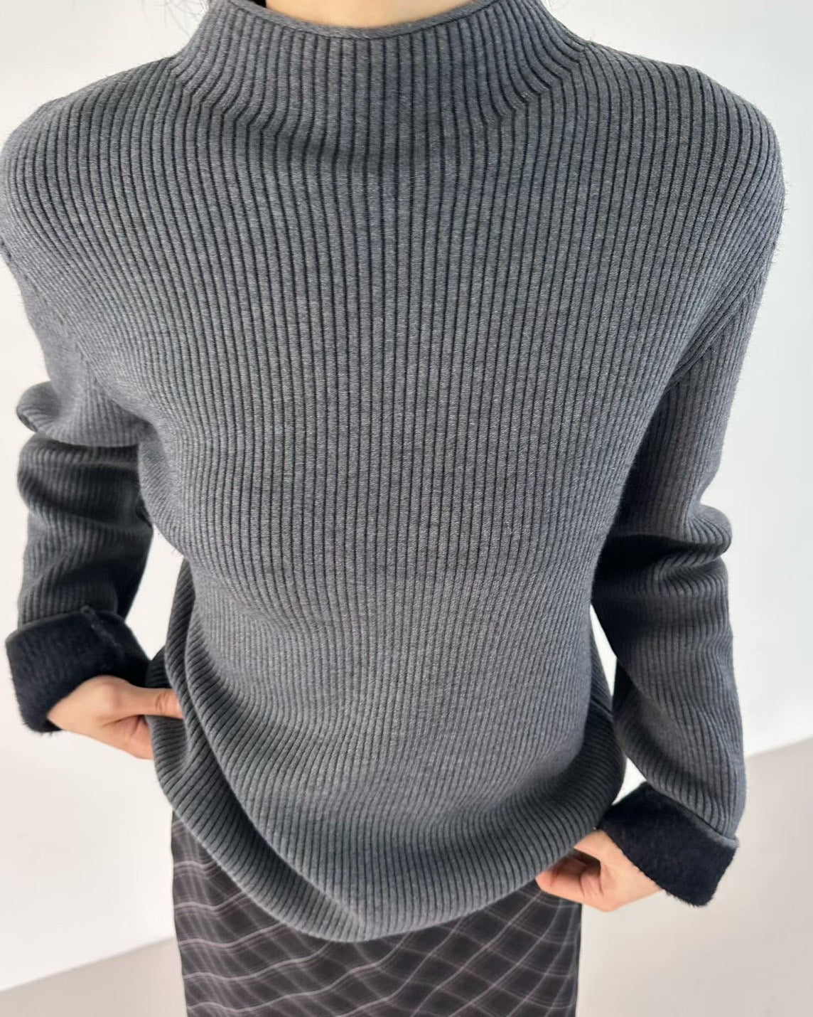 質感微領內刷毛上衣