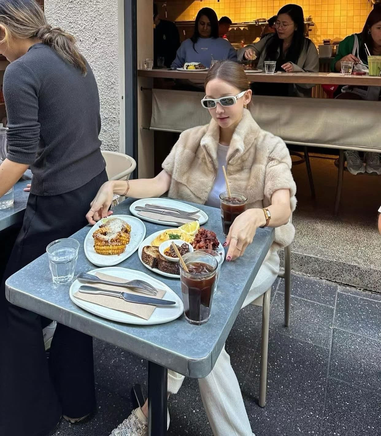 線條短袖毛絨外套