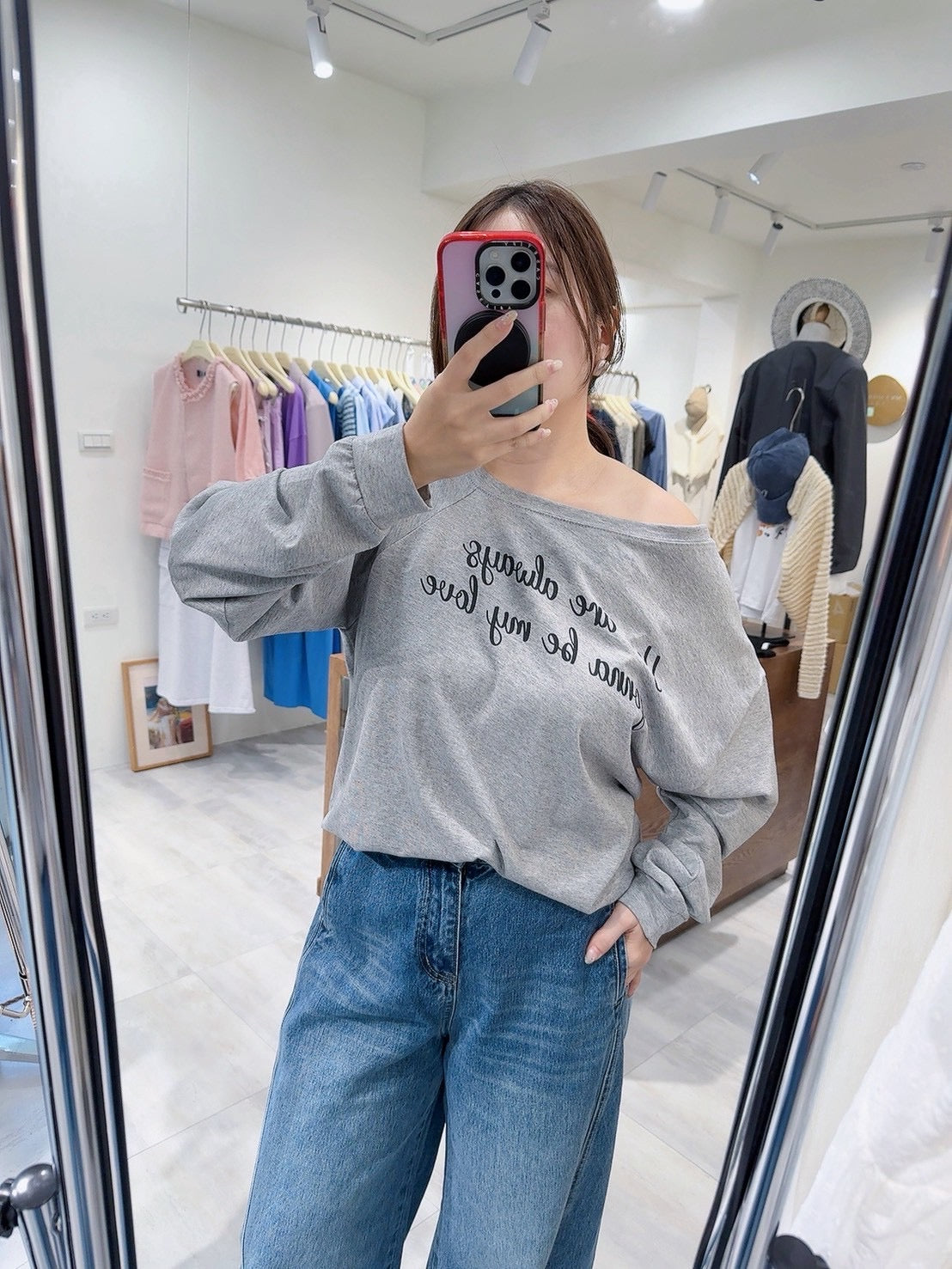 花體字隨性斜領上衣