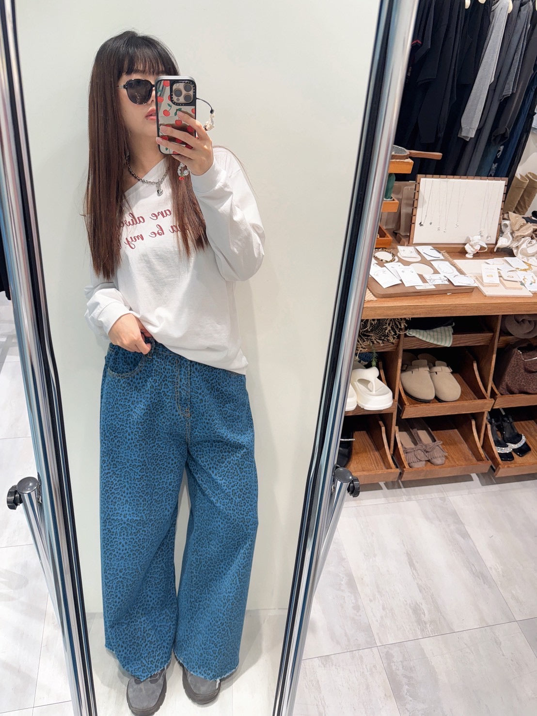 花體字隨性斜領上衣