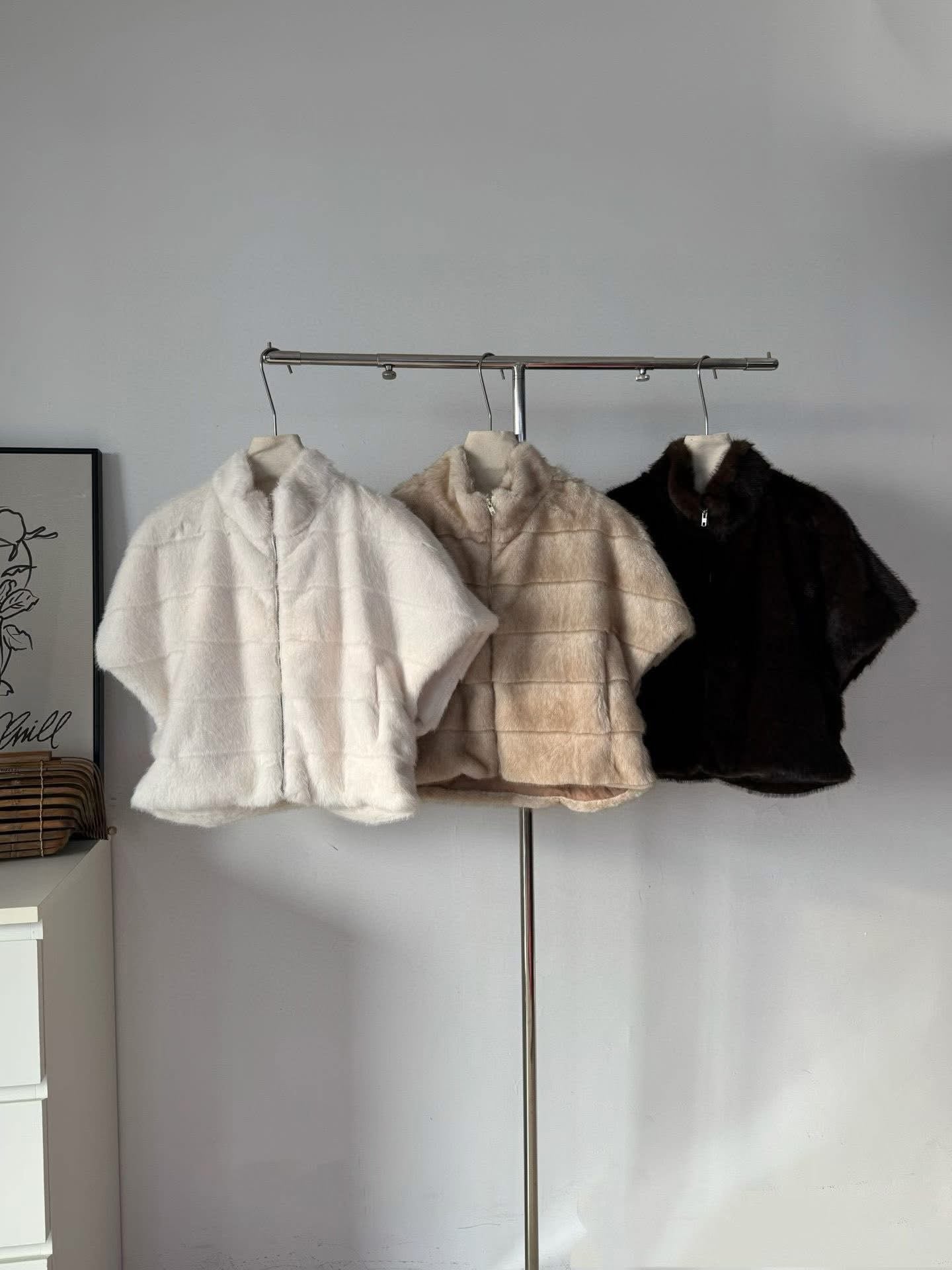 線條短袖毛絨外套