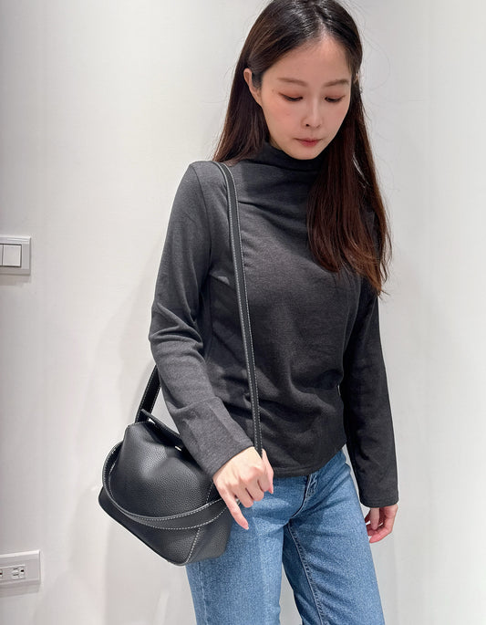 微高領超舒服觸感素面上衣