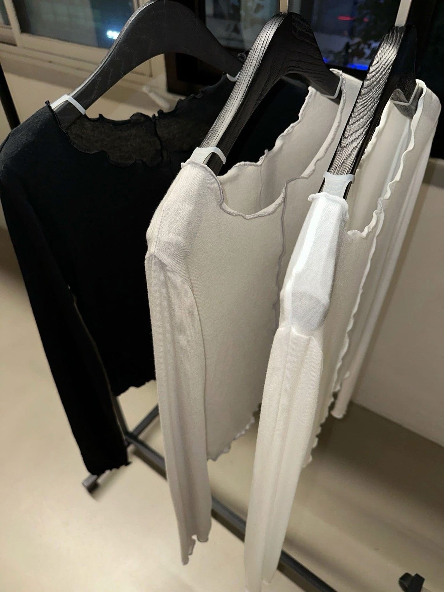 薄棉質波浪車邊壓線上衣