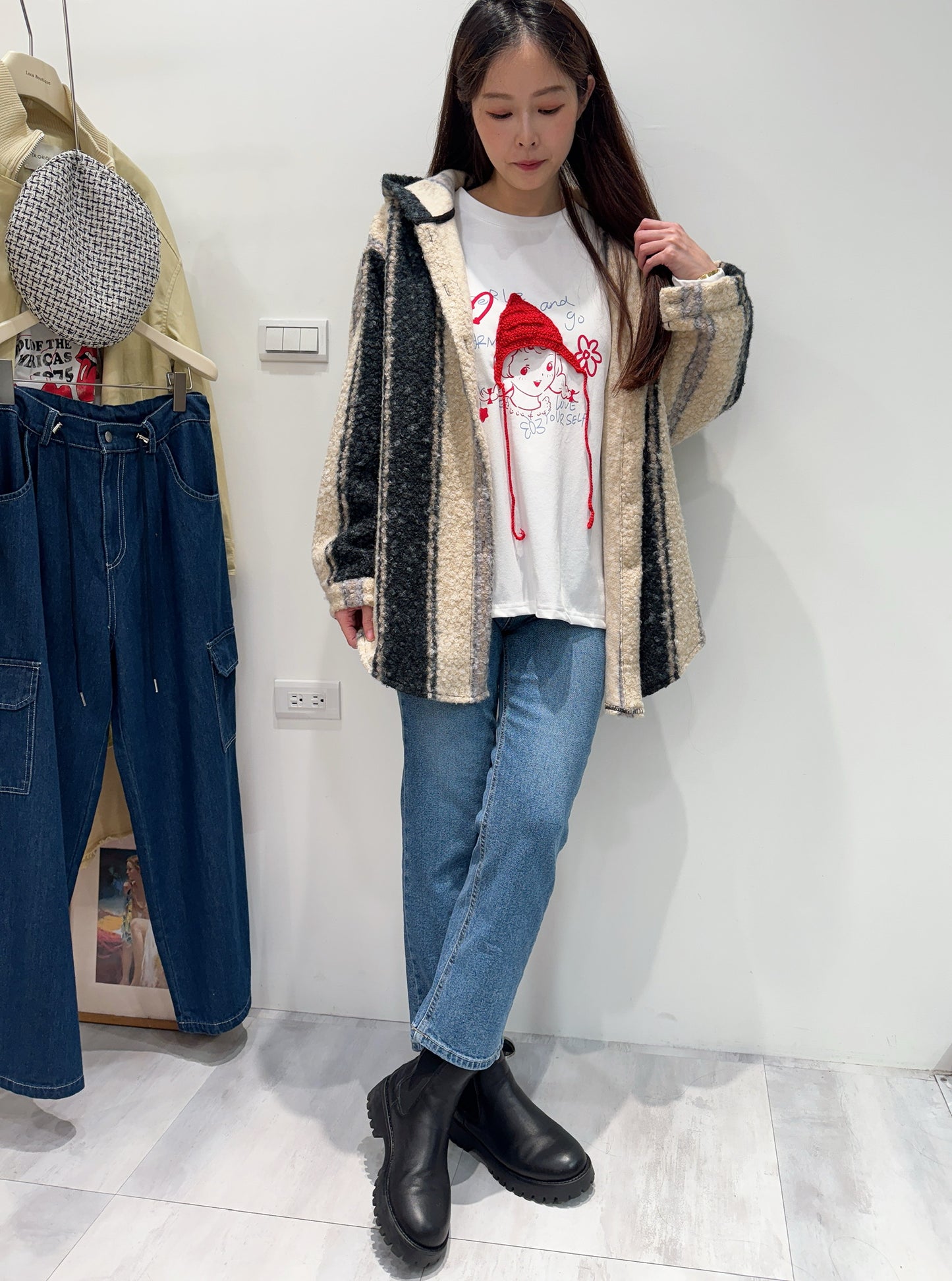 直率線條連帽外套