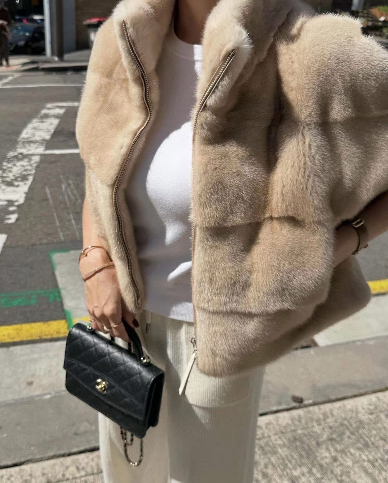 線條短袖毛絨外套