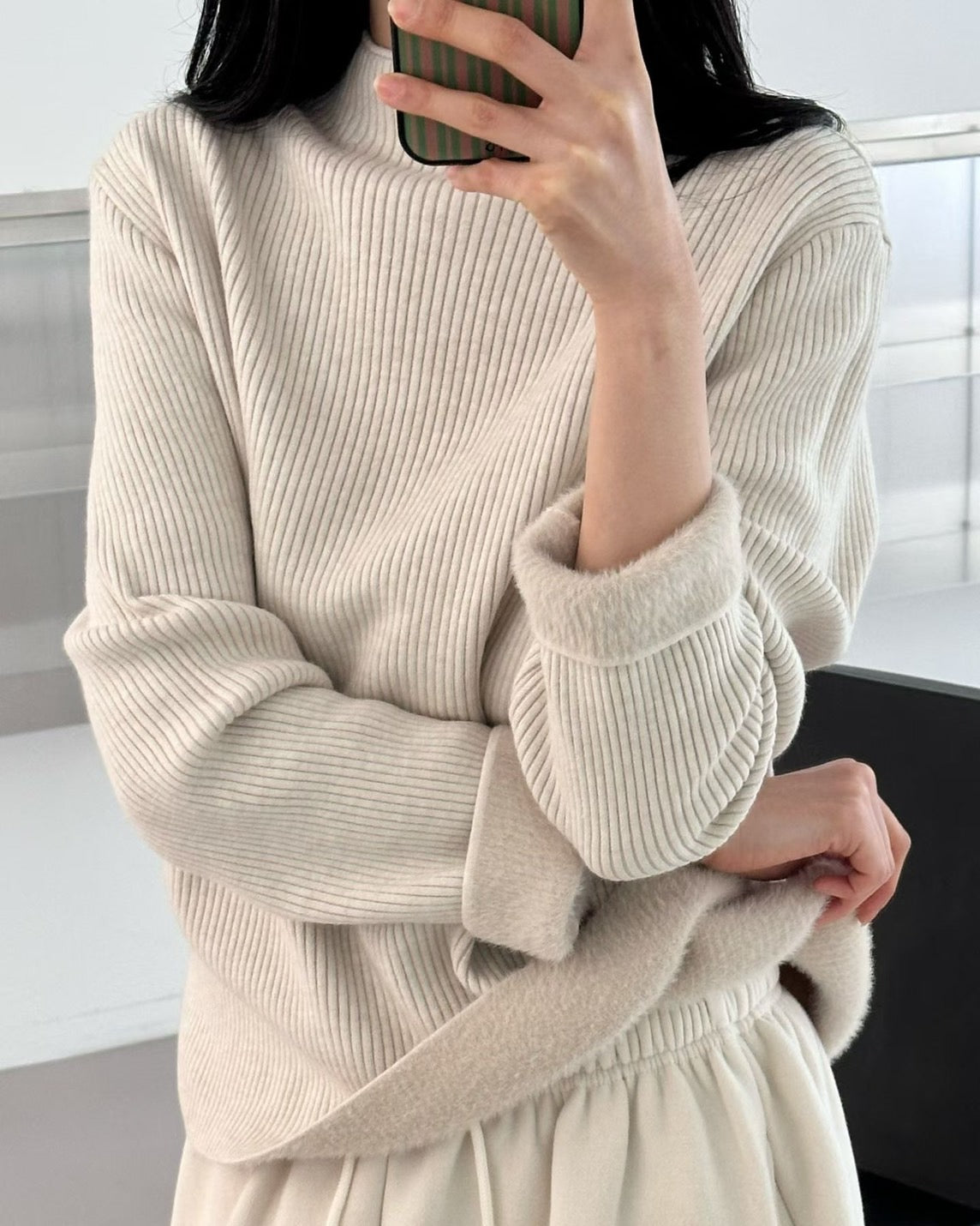 質感微領內刷毛上衣