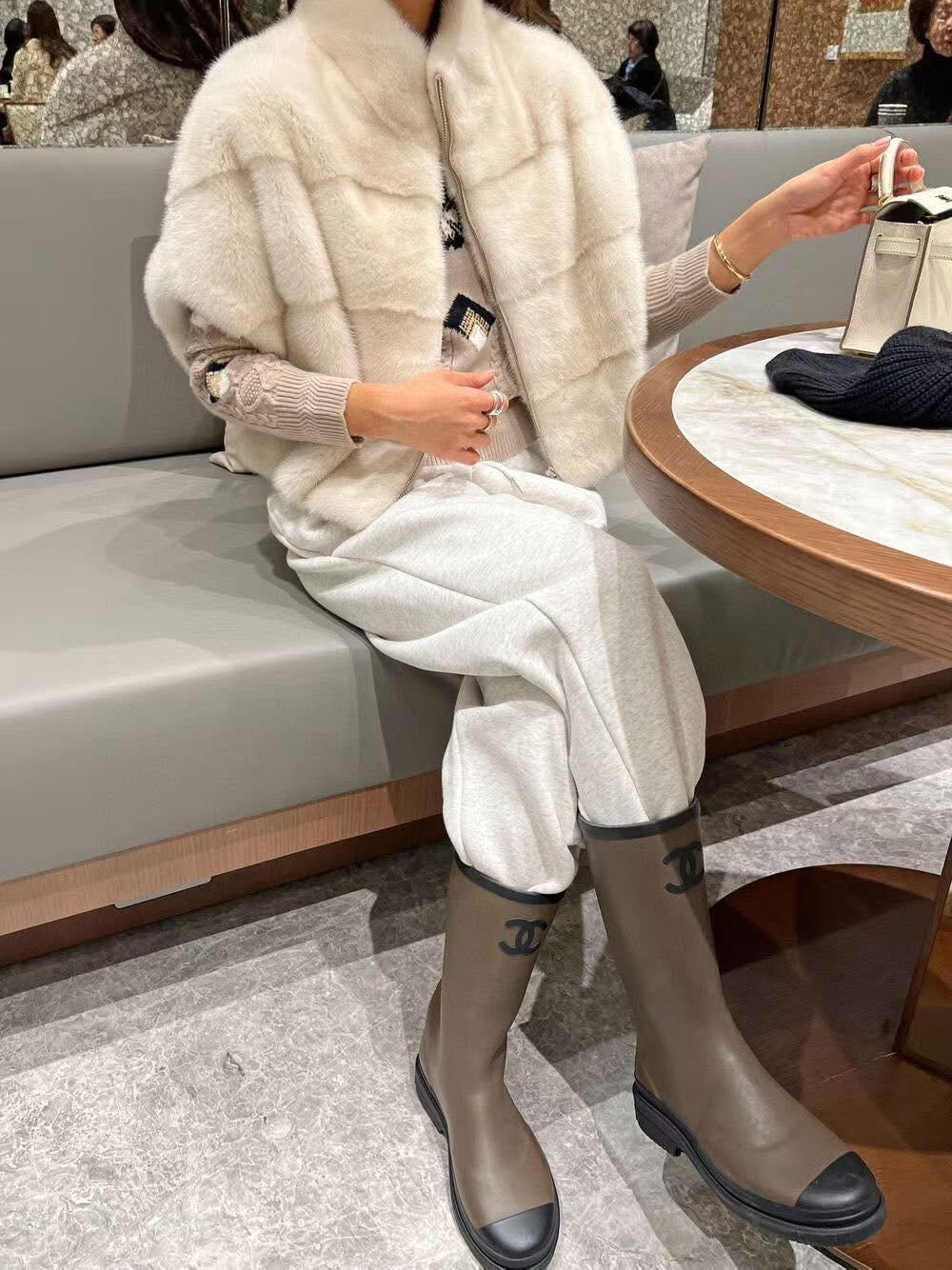 線條短袖毛絨外套