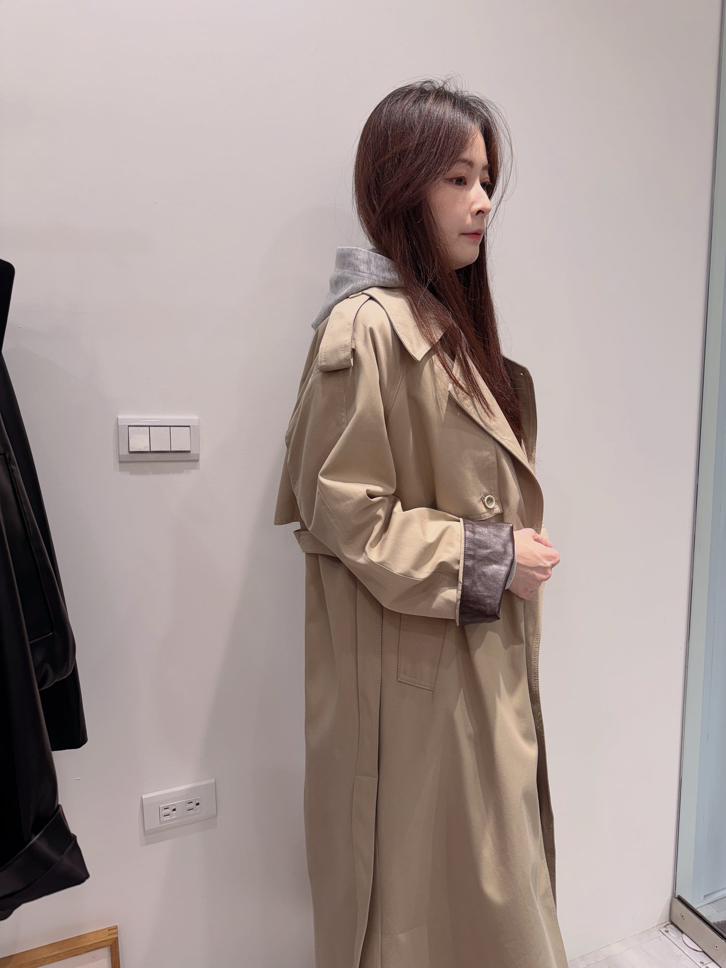 皮革袖設計長風衣外套