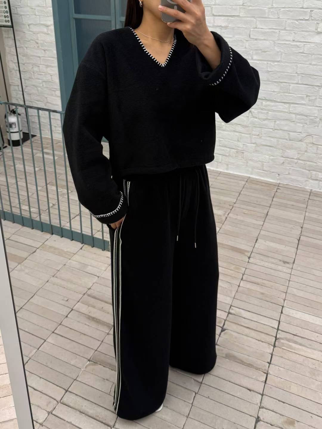 配色滾邊V領綿綿上衣