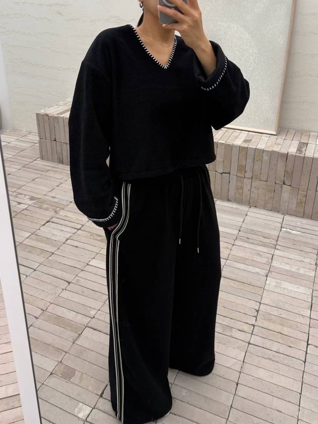 配色滾邊V領綿綿上衣