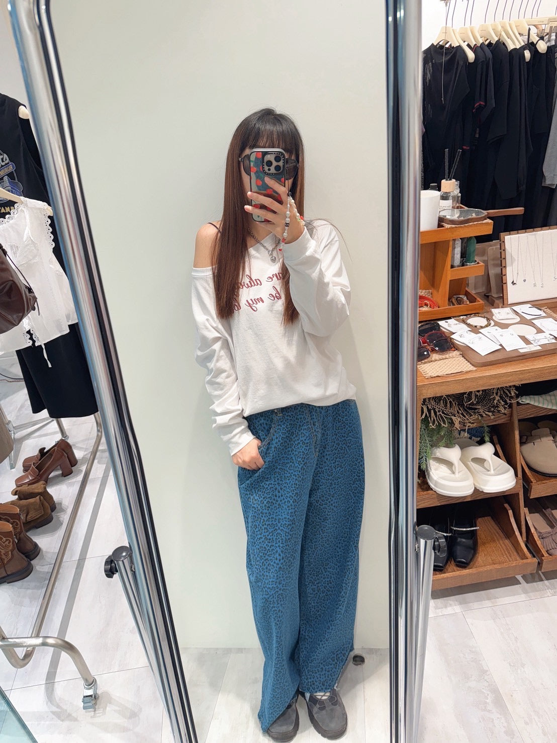 花體字隨性斜領上衣