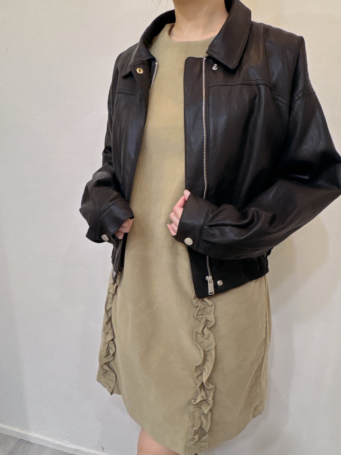 霧感短版皮革外套