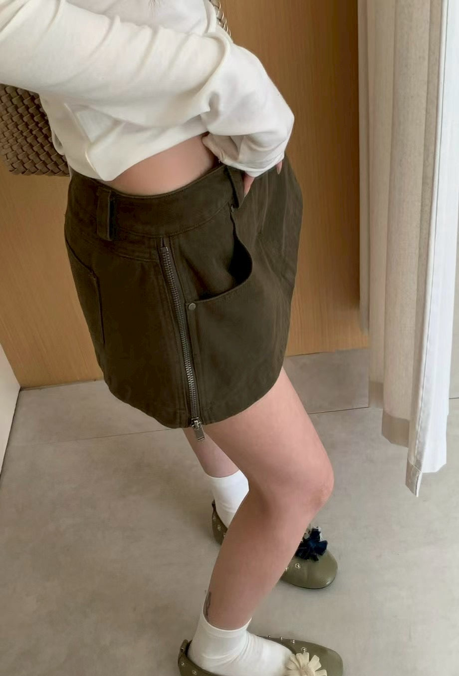 側拉鍊造型褲裙