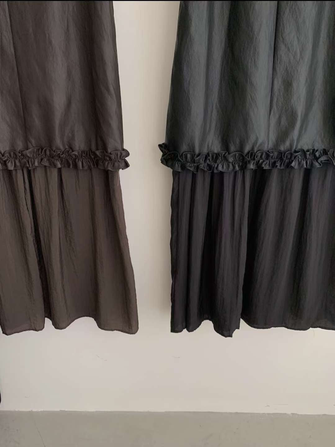 微光澤荷葉摺邊長洋裝