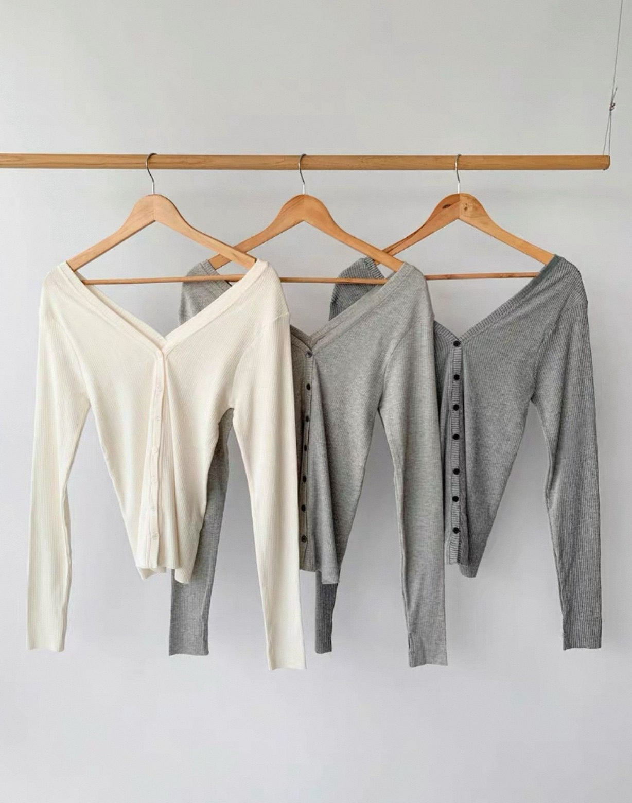 大V排扣設計上衣