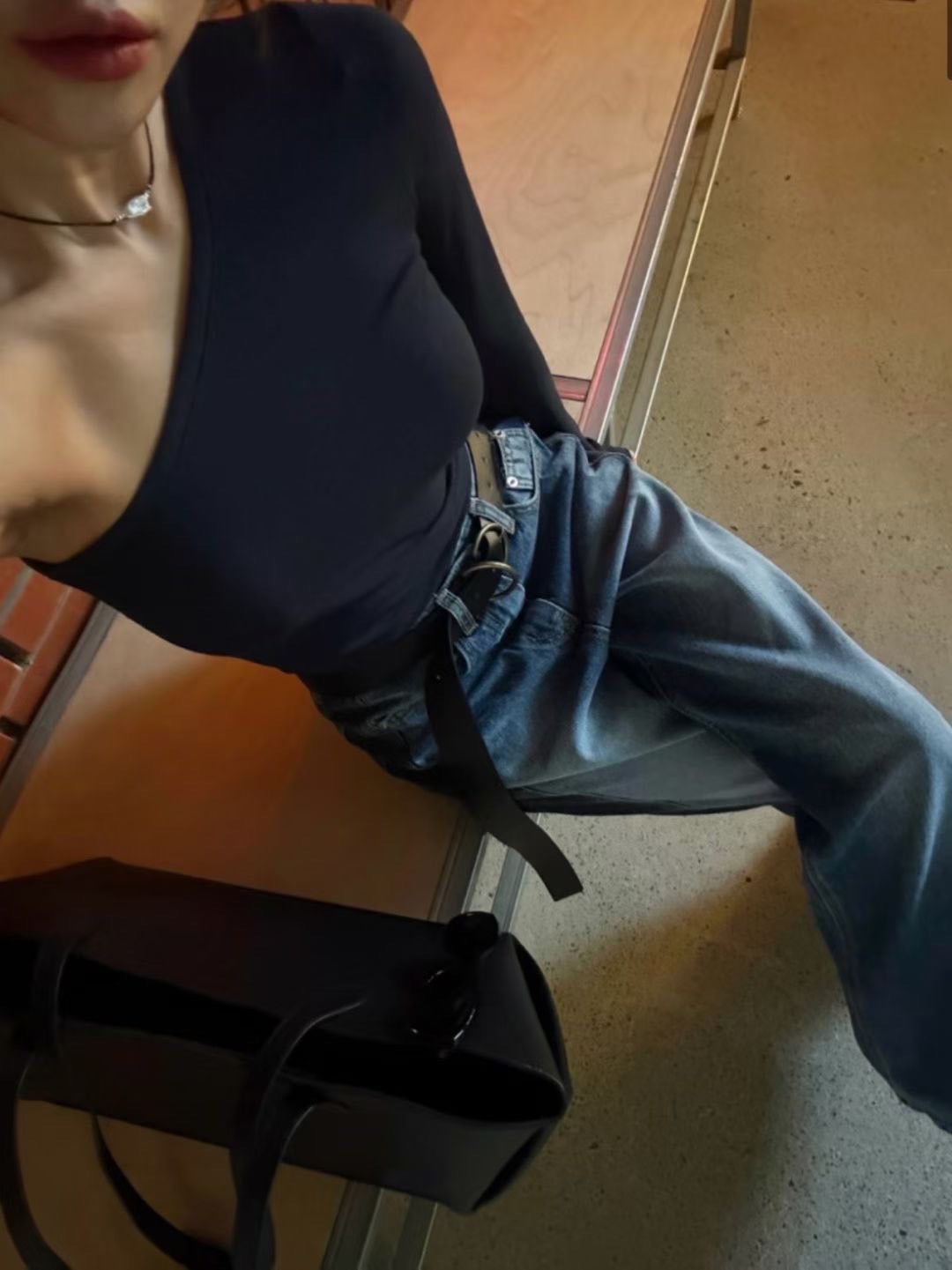 單邊露肩設計長袖上衣