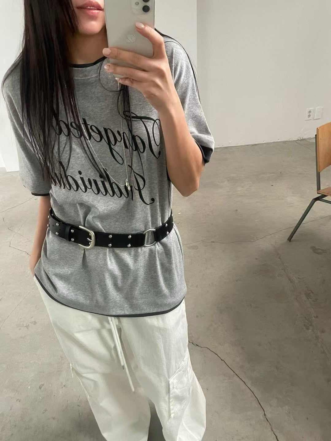 配色邊復古字型T